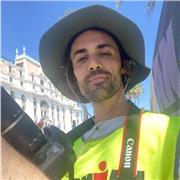 Ciao! Sono un freelance con tanti anni di esperienza in comunicazione visiva con un ampio bagaglio multidisciplinare